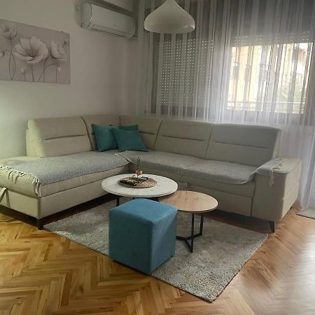 Modern Reality Apartment คูมาโนโว ภายนอก รูปภาพ