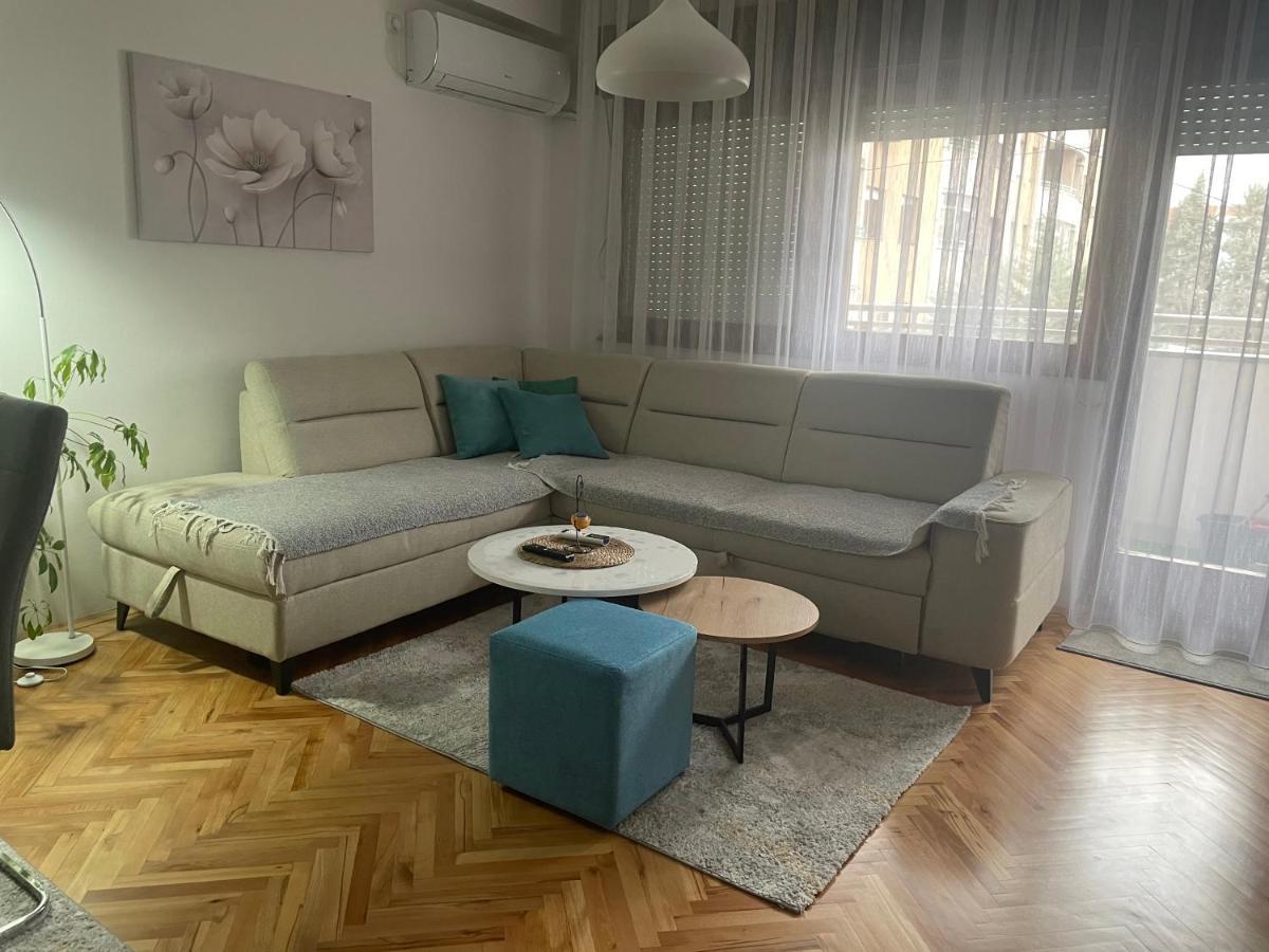 Modern Reality Apartment คูมาโนโว ภายนอก รูปภาพ