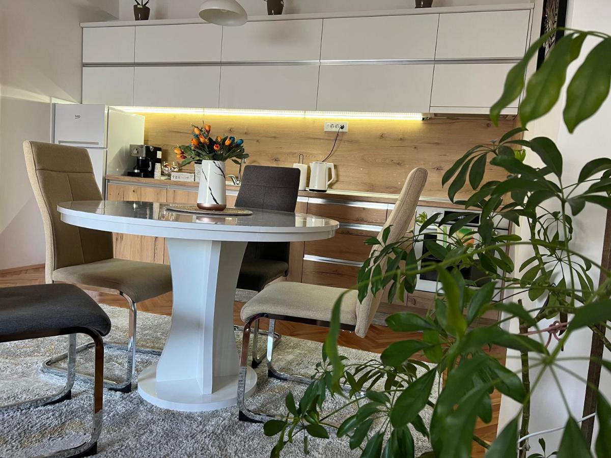 Modern Reality Apartment คูมาโนโว ภายนอก รูปภาพ